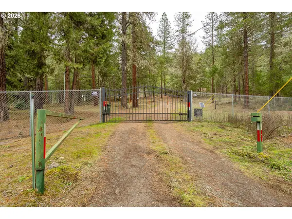 Azalea, OR 97410,4202 UPPER COW CREEK RD