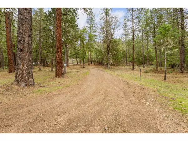 Azalea, OR 97410,4202 UPPER COW CREEK RD