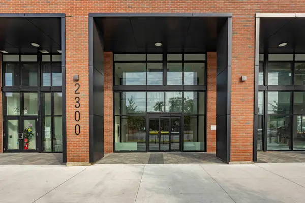 2300 St Clair AVE W #308, Toronto W02, ON M6N 0B3