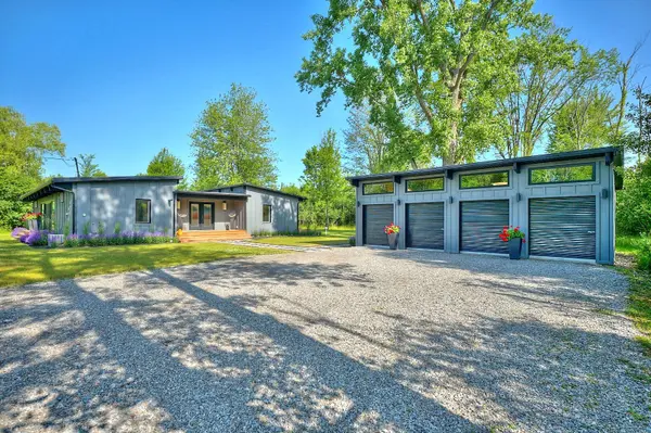 1904 MacDonald DR, Fort Erie, ON L2A 5M4