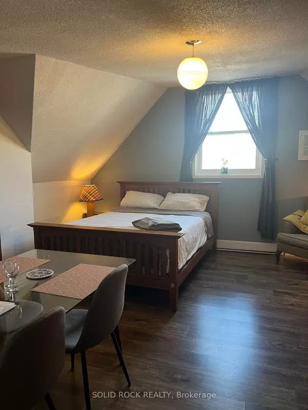 Brockville, ON K6V 1B1,71 King ST E #C