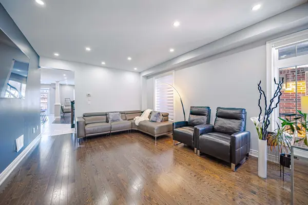 East Gwillimbury, ON L9N 0N8,30 Festival CT