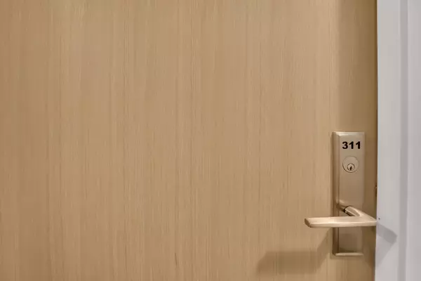 Toronto W04, ON M6A 1S5,16 Mcadam AVE #311