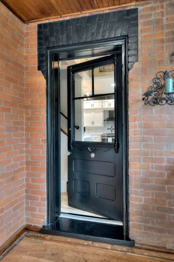 Howick, ON N0G 1X0,2027 Victoria ST