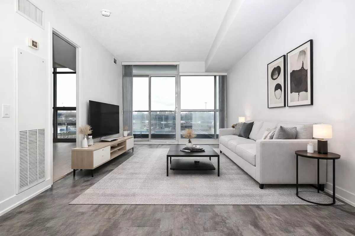 Toronto C15, ON M2K 0B2,19 Singer CT #801B