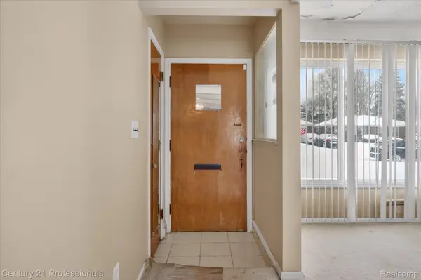 16786 Sprenger AVE, Eastpointe, MI 48021