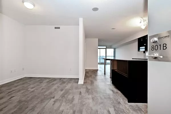 Toronto C15, ON M2K 0B2,19 Singer CT #801B