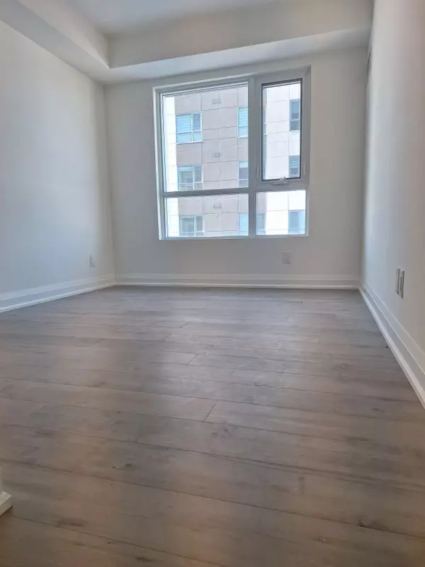 Barrie, ON L4M 0L5,58 Lakeside TER #706