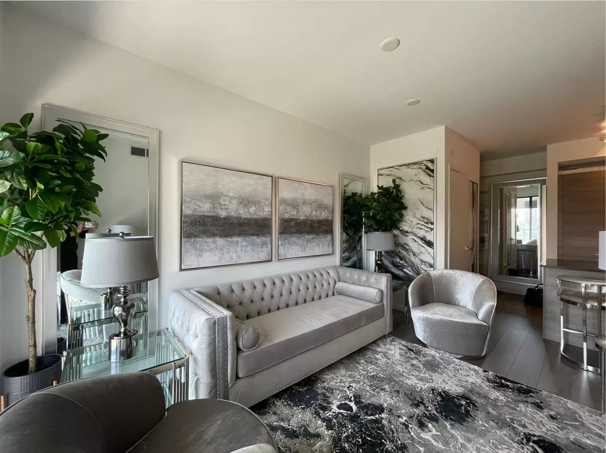 Toronto C08, ON M4Y 0C6,3 Gloucester ST #1506