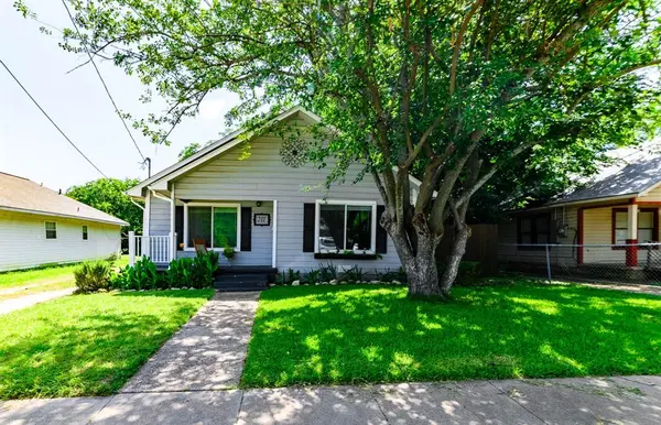 211 Huron Street, Cleburne, TX 76031