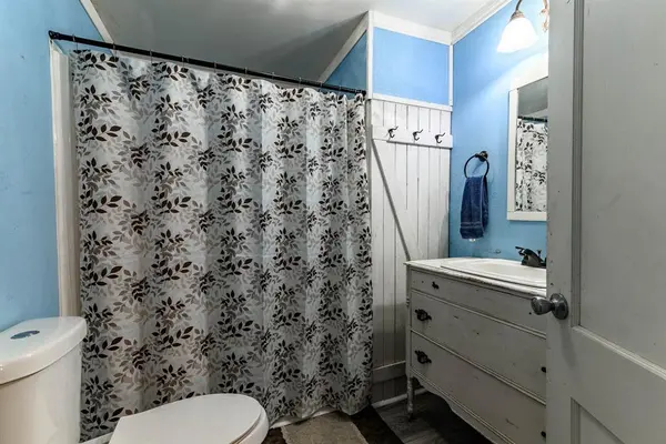 211 Huron Street, Cleburne, TX 76031