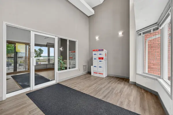 126 Bell Farm RD #B08, Barrie, ON L4M 6J3