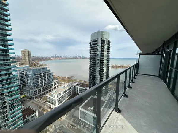 Toronto W06, ON M8V 0A8,38 Annie Craig DR #2511