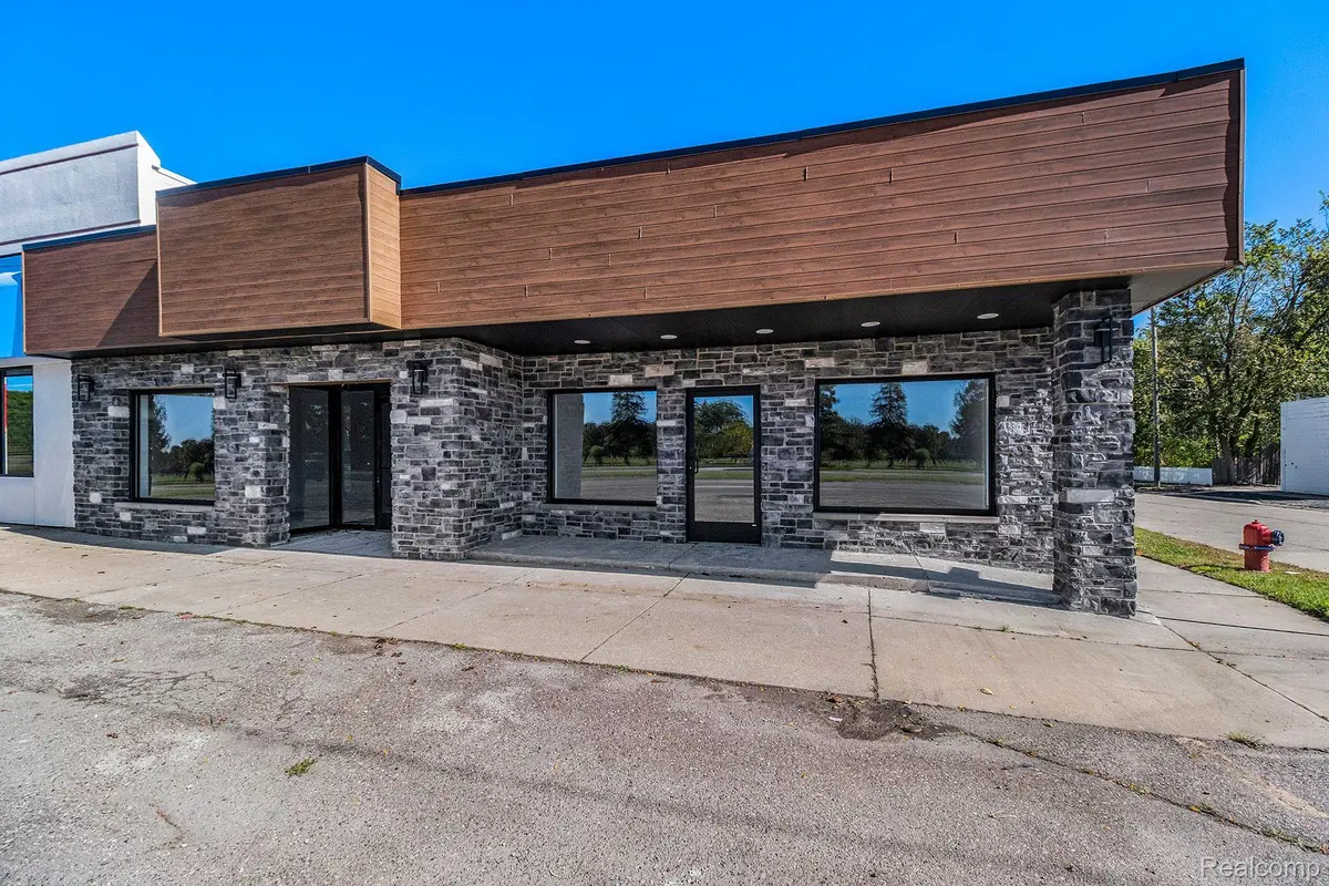 30118 WOODWARD AVE, Royal Oak, MI 48073