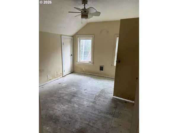 Portland, OR 97236,14062 SE FOSTER RD