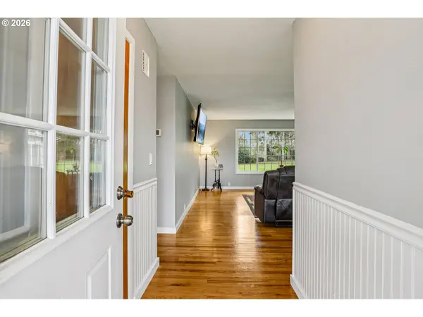 155 SUNSET BLVD, St Helens, OR 97051