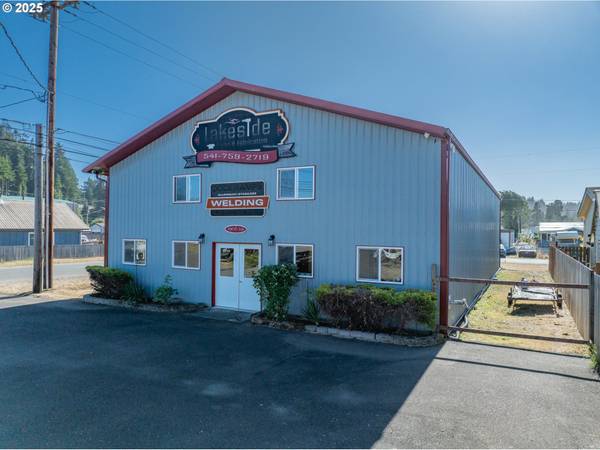 100 N 7TH ST, Lakeside, OR 97449
