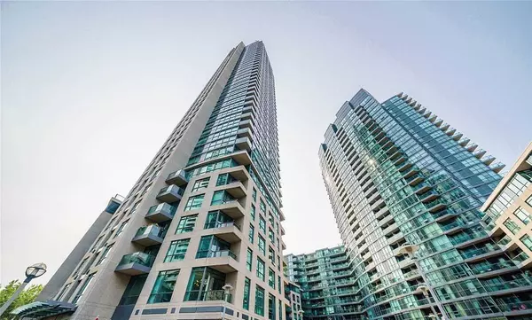 Toronto C01, ON M5V 1B1,219 Fort York BLVD #203