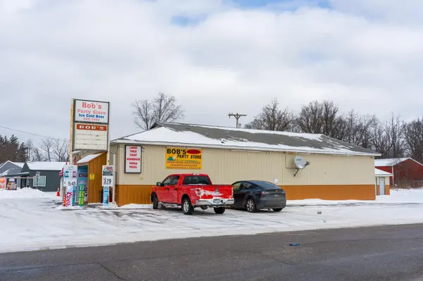 4012 N Clare AVE, Harrison, MI 48625