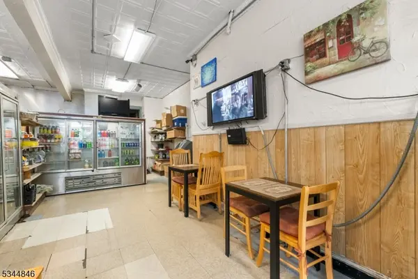 117 Valley Rd, Clifton City, NJ 07013