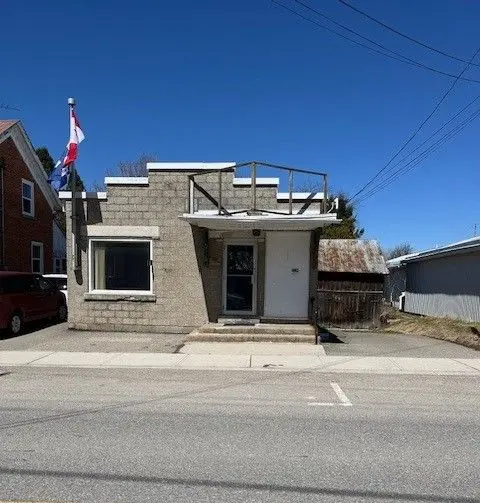 8 Main ST N, Rideau Lakes, ON K0G 1E0