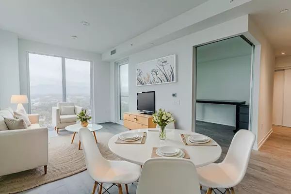 Barrie, ON L4N 1S9,39 Mary ST #2909