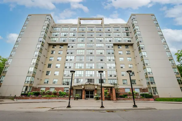 1110 Walden CIR #903, Mississauga, ON L5J 4R3