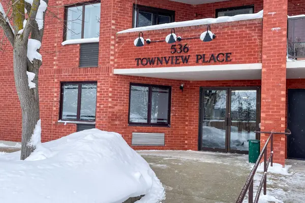 Hanover, ON N4N 2S4,536 11th AVE #102