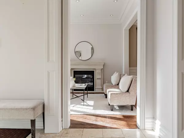 Toronto C04, ON M5M 2B8,472 Deloraine AVE