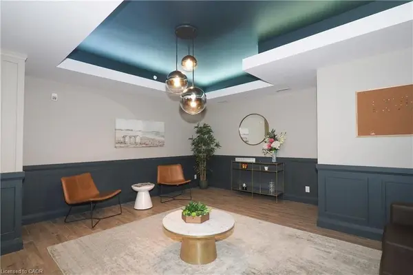 778 Laurelwood DR #305, Waterloo, ON N2V 0A8