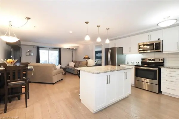 778 Laurelwood DR #305, Waterloo, ON N2V 0A8