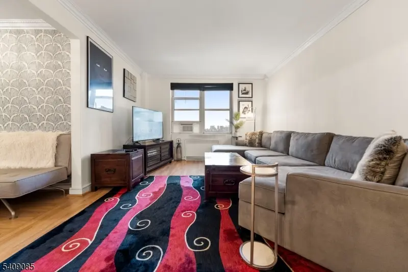 8450 Blvd East #1H, North Bergen Twp., NJ 07047