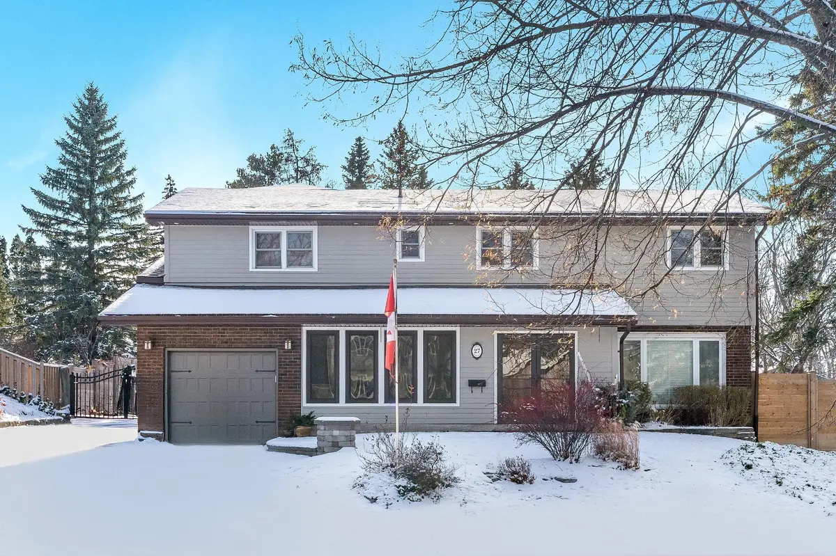 27 Garrett CRES, Barrie, ON L4M 5K7