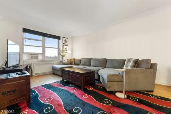 8450 Blvd East #1H, North Bergen Twp., NJ 07047