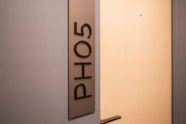 Toronto E07, ON M1S 0N4,225 Village Green SQ #PH05