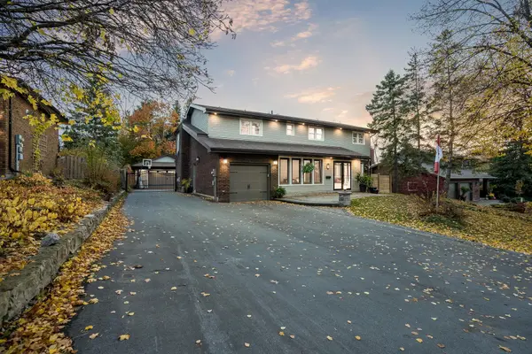 27 Garrett CRES, Barrie, ON L4M 5K7