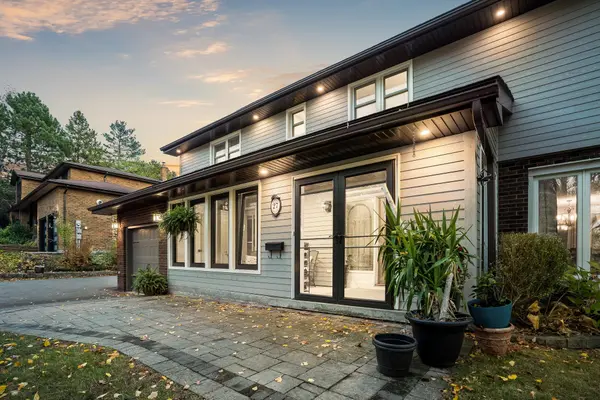 27 Garrett CRES, Barrie, ON L4M 5K7