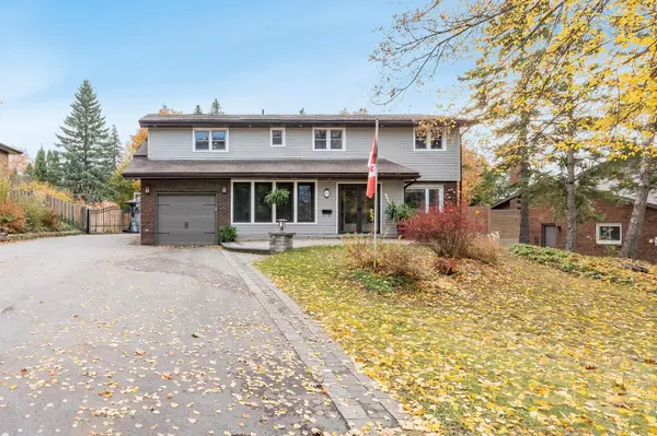 27 Garrett CRES, Barrie, ON L4M 5K7