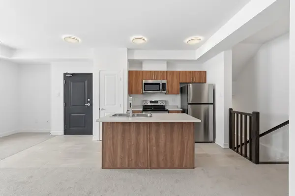 1007 Silhouette Private, Barrhaven, ON K2J 4S3