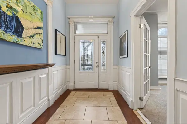 Hamilton, ON L8L 4P7,292 John ST N