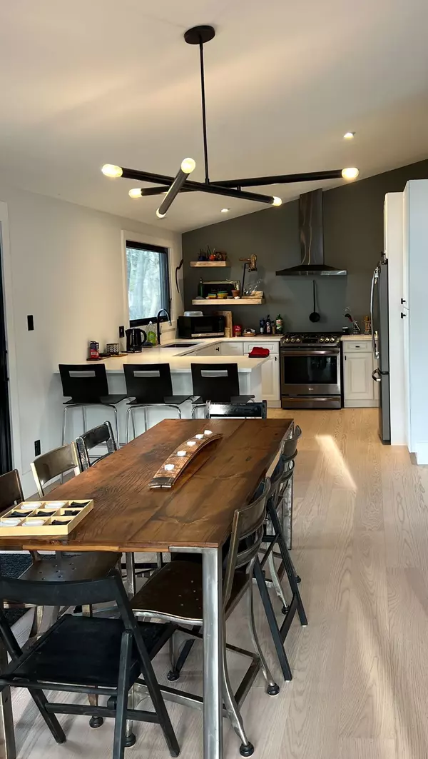 Prince Edward County, ON K0K 1P0,240 Salmon Point RD