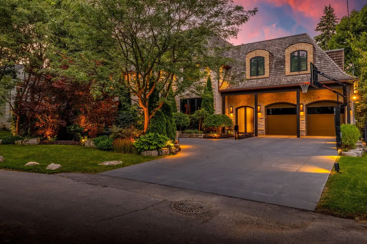 6 Bayview Wood N/A, Toronto C12, ON M4N 1R7