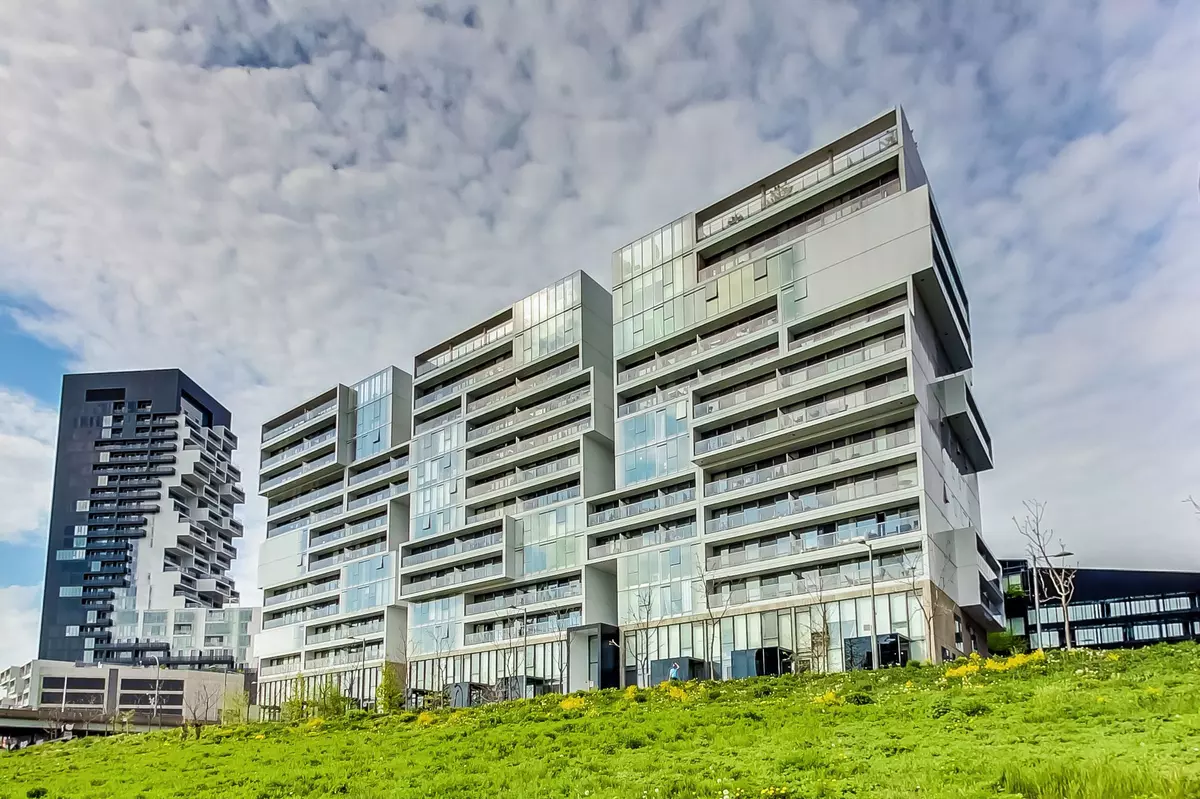 Toronto C08, ON M5A 0E9,32 Trolley CRES #1003