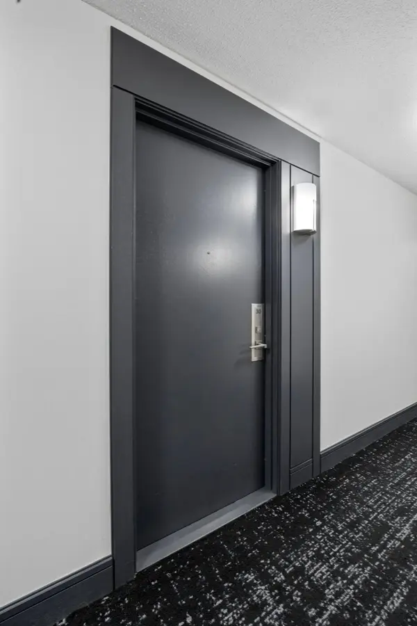 1070 Sheppard AVE W #310, Toronto W05, ON M3J 0G8