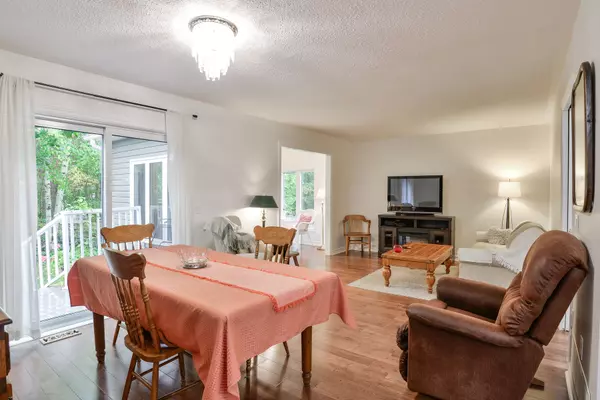 Gravenhurst, ON P1P 1Z4,77 Hedgewood LN