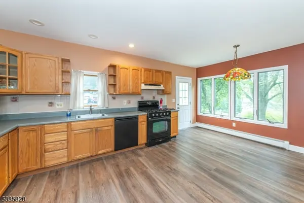 40 Castle Rock Rd, Jefferson Twp., NJ 07849