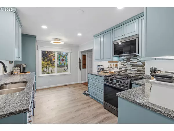 Salem, OR 97302,585 MADRONA AVE S