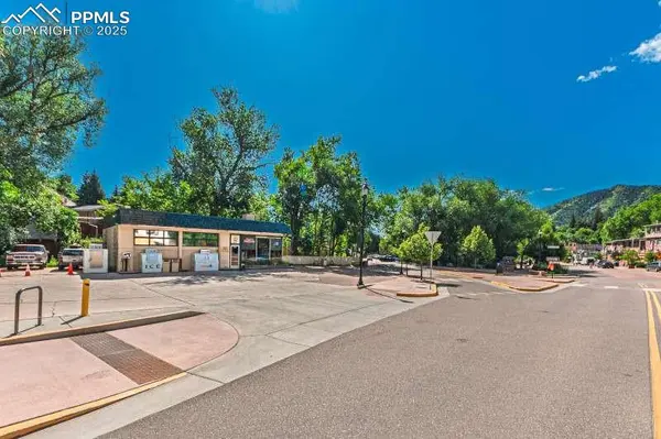 1106 Manitou AVE, Manitou Springs, CO 80829