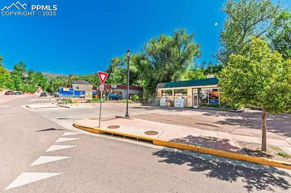 1106 Manitou AVE, Manitou Springs, CO 80829