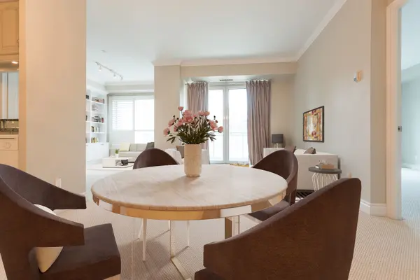 11 William Carson CRES #219, Toronto C12, ON M2P 2G1